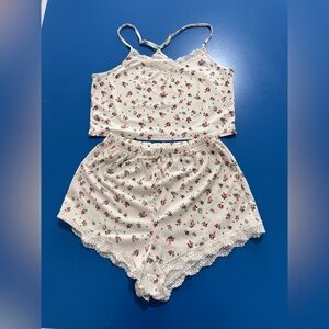 Floral Lace Trim Pajama Set in Cream. Size XS. Great Condition.